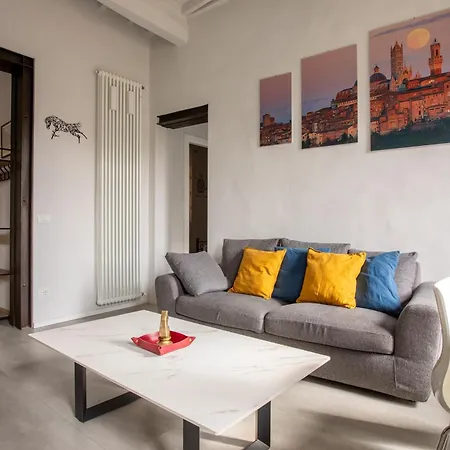 Rialto 32 - Moderna In Centro Con Vista شقة سيينا
